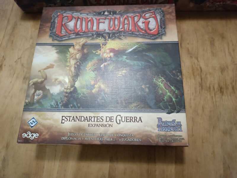 Foto del juego Runewars: Estandartes de Guerra