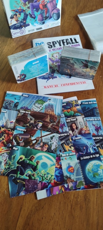 Foto del juego DC Spyfall – El Villano que se Perdió